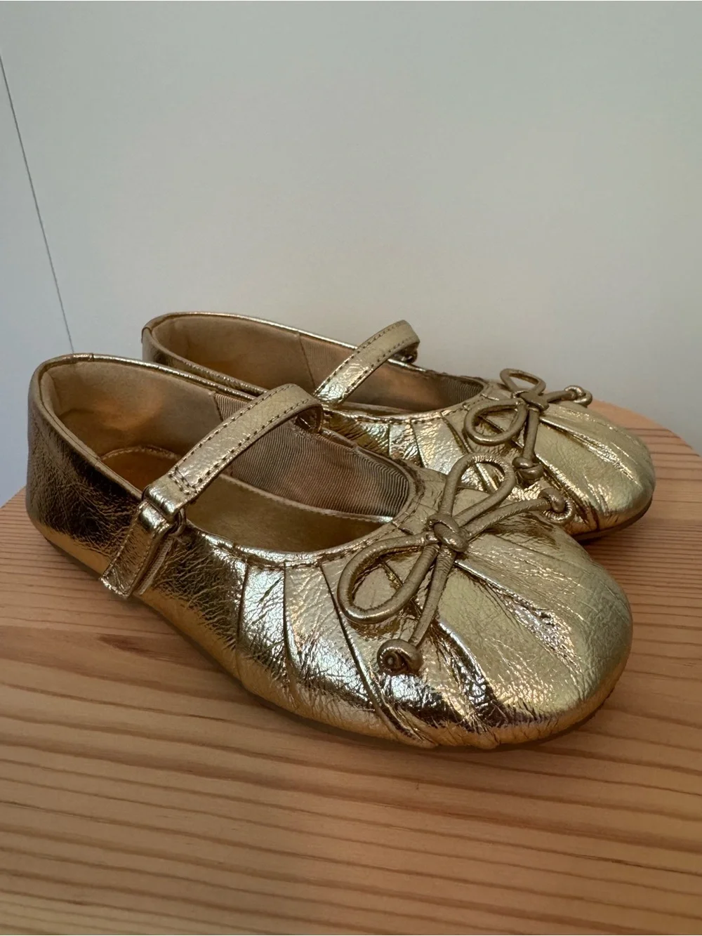 ZARA Girls Metallic Gold Mary Jane Ballet Flats with Bow (Size EU 27)